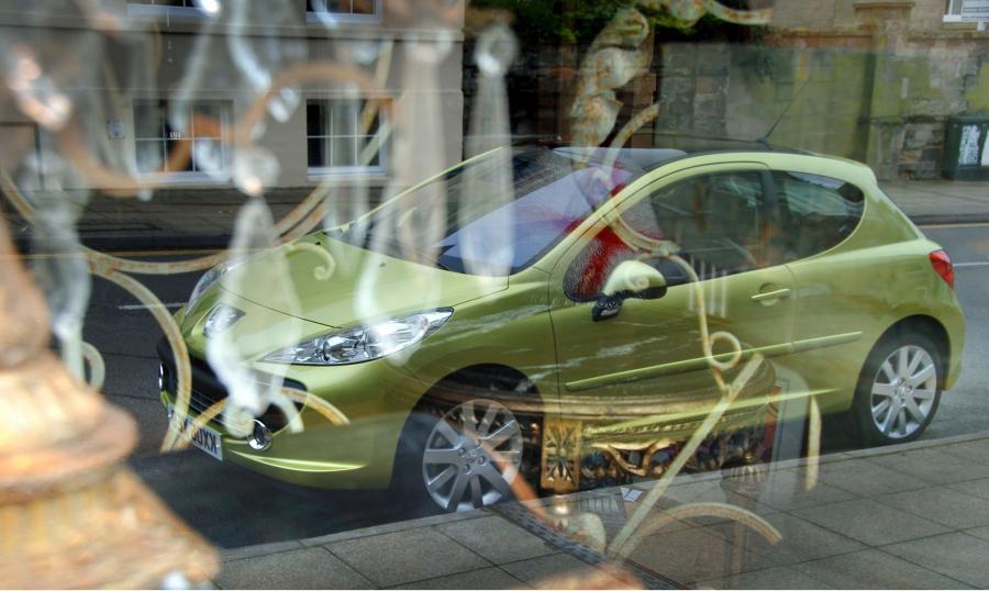  Peugeot 207 2006 года  (фото 35 из 180)